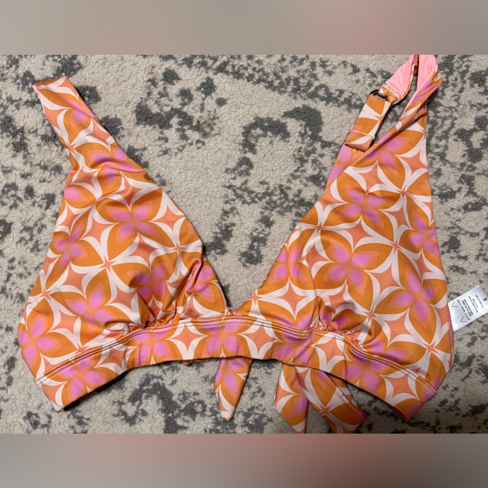 Kitty and Vibe Juju Triangle Bikini Top - Picture 3 of 5